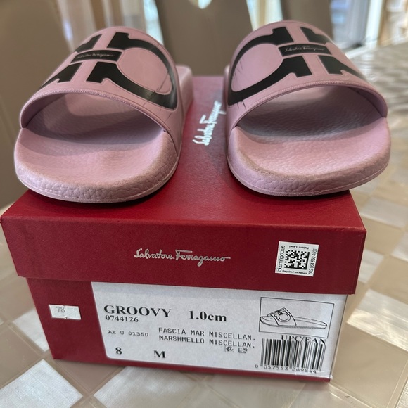 Salvatore Ferragamo Pool Slides - Picture 2 of 11